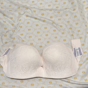 Chic Cream Lace Strapless Bra